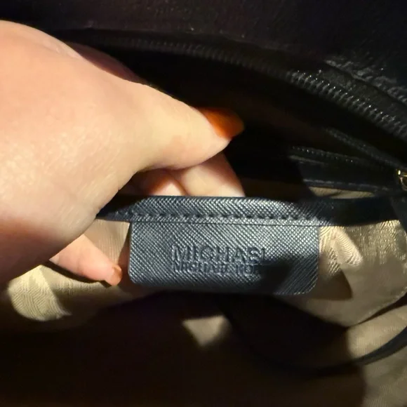 MICHAEL Michael Kors Jet Set Medium Snap Pocket Tote - Picture 7 of 10